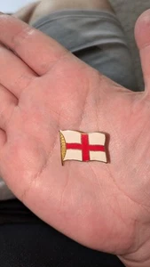 England St George's Cross Pin Badge - Picture 1 of 2