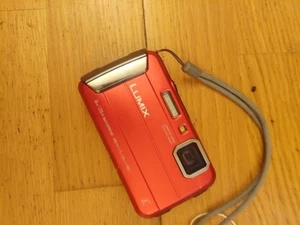Panasonic LUMIX DMC-FT30 Metallic Red Digital Camera Working No Charger - Picture 1 of 8