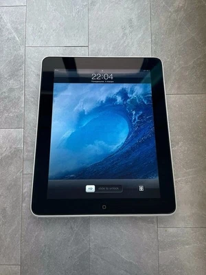 iPad 1 16GB 2010 1st Generation Tablet Computer - Image 1 of 4