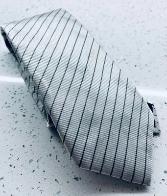 Vintage CANALI Men’s Striped Necktie Silver Gray Italian Tie 100% Silk Excellent — 第 1/4 张图片