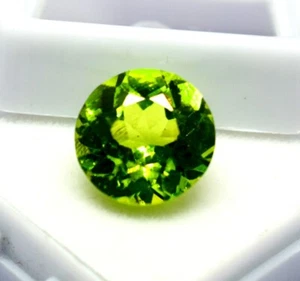 10.25 ct Green Peridot with dimension 12.04mmX12.04mmX7.68mm - Picture 1 of 4