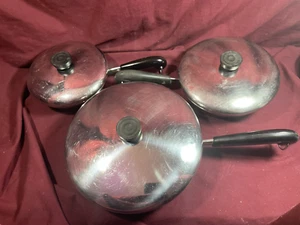 Lote de 6 piezas de colección Revere Ware juego de sartenes con fondo de cobre 7" 8" 10" con tapas - Imagen 1 de 13