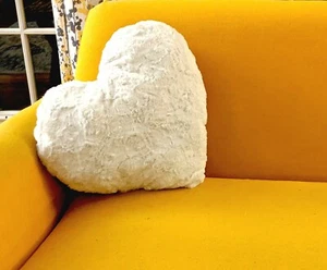 Ropa de cama DaDa Lujo Romántico Adorable Rosas Blancas Almohada en Forma de Corazón - Imagen 1 de 8