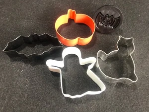 Nuevo Wilton Halloween 5 Piezas Cortador de Galletas Set Estampillas Murciélago Fantasma Calabaza Gato 4 - Imagen 1 de 7