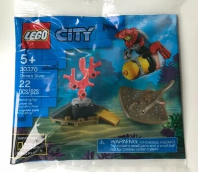 Lego City Ocean Diver Polybag Set 30370 with NEW SPOTTED RAY! 2020 - Image 1 of 2