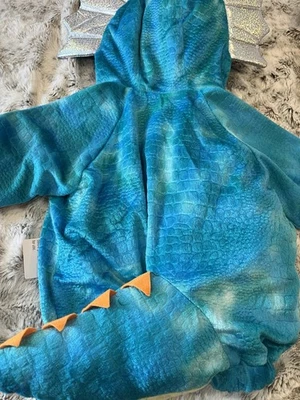 Halloween costume - Image 1 of 4