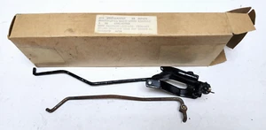 NOS Jeep Willys M38A1 CJ3b CJ5 (805478 807176) Throttle Rod & Linkage Bracket - Picture 1 of 11
