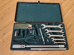 Jaguar Werkzeugset (unvollständig) - Schraubenschlüssel, Reifendruckanzeige - Bild 1 von 23