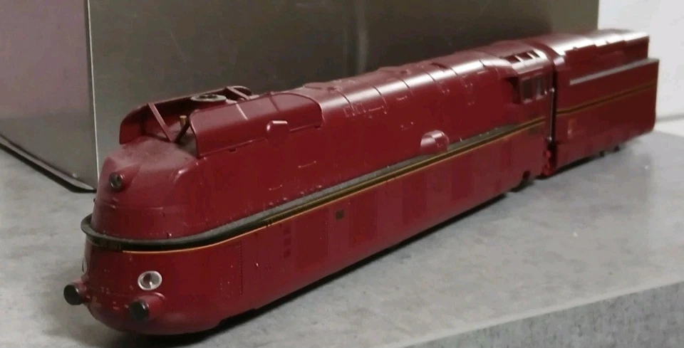 Verkaufe Märklin H0  Stromlinienlok  BR 05001. AC DIGITAL MFX SOUND.  Art 37050 - Bild 1 von 4