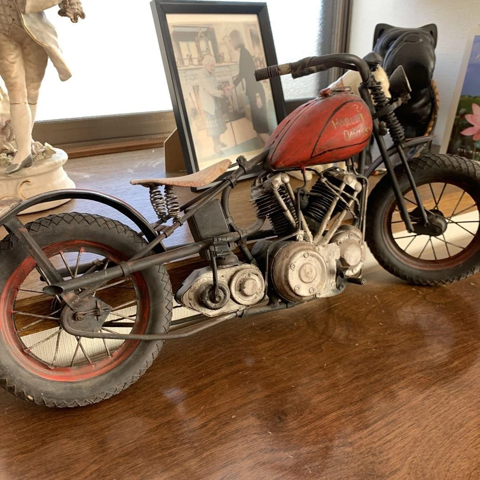 Modelo de motocicleta Harley Davidson Knucklehead Springer 50 cm de metal de hojalata Foto 1 de 4
