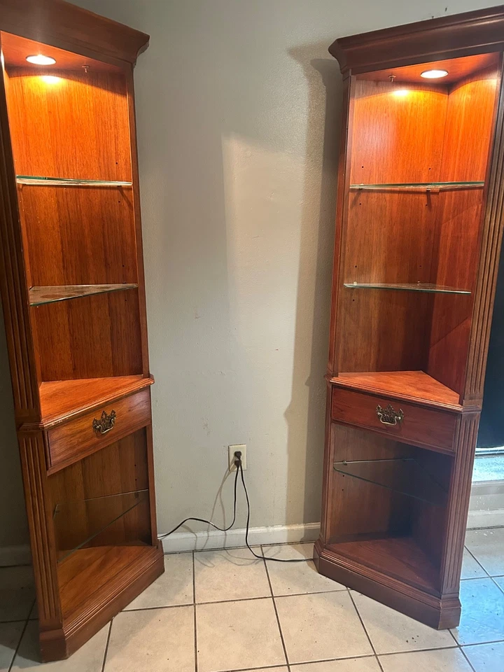 Thomasville Mueble Country Francés Esquina Pared Unidad Foto 1 de 1