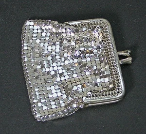 Piccolo portamonete vintage in rete di cotta a catena in argento - Foto 1 di 8