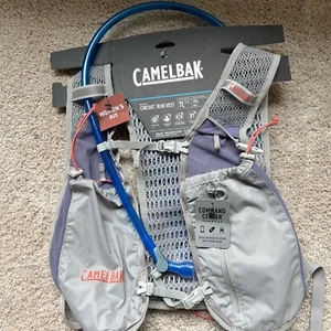 Chaleco CamelBak para mujer Circuit Run 50 oz vejiga de hidratación, púrpura - Imagen 1 de 6