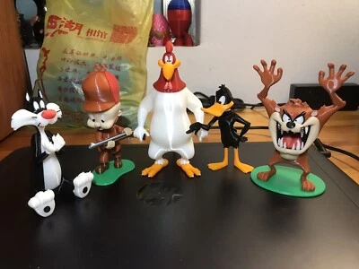 Looney Tunes Tasmania Devil Sylvester Daffy Duck 3D Collectible Model - Image 1 of 4