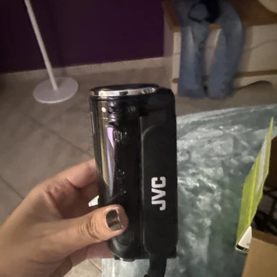 JVC GZ-E10BUS (16 GB) AVCHD Camcorder - Image 1 of 4