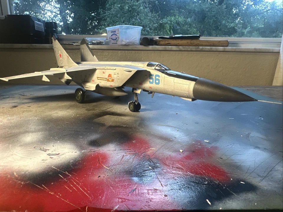 Modelo de avión 1/48 MiG-25PD ICM acabado profesional Foto 1 de 4