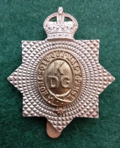 WWI / WWII Kings Dragoon Guards Military Brass Cap Badge. A1-16 - Foto 1 di 3