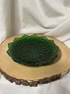 VTG Anchor Hocking Forest Green Glass “ Lotus Leaf” Plate Pressed Glass - Picture 1 of 6