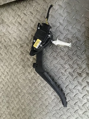 112010-2015 AUDI Q7 4L ACCELERATOR GAS PEDAL W/ POSITION SENSOR OEM 7L0723507D Foto 1 de 4