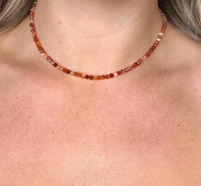 Gargantilla pequeña con cuentas de cornalina delicado collar de cristal para curar energía positiva Foto 1 de 4