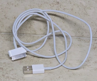 Apple USB 30 pin cords set of 2 - old iPod iPhone charging cables usb 30pin used - Image 1 of 2