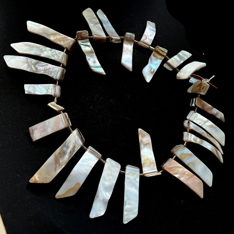 W5-14 - 35 MM PERLMUTT SCHMUCKTEILE STRANG - Bild 1 von 1