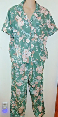 Cupcakes and Cashmere Floral Green Pajama Set Short Sleeve Pants Medium - Image 1 of 4