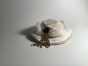 6x2 Hat With Bead Ornament - Picture 1 of 5