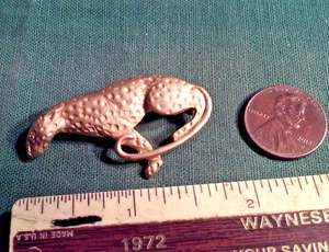LEOPARD Figural Small 2" Gold-Tone Brooch Pin w/ Maker's Mark "EH" Unknown Name - Picture 1 of 5