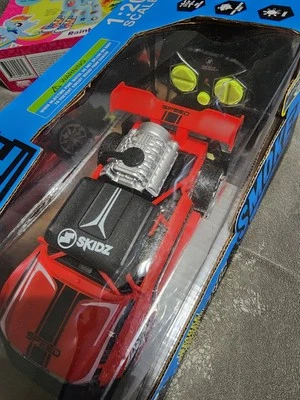 New! Skidz Smoke Steam Vapor Action RC, Scale 1:20n Remote Control - Image 1 of 4