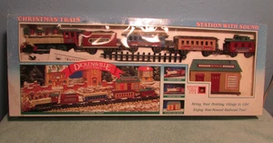 Vintage New Bright Dickensville Collectables Christmas Train - Picture 1 of 9