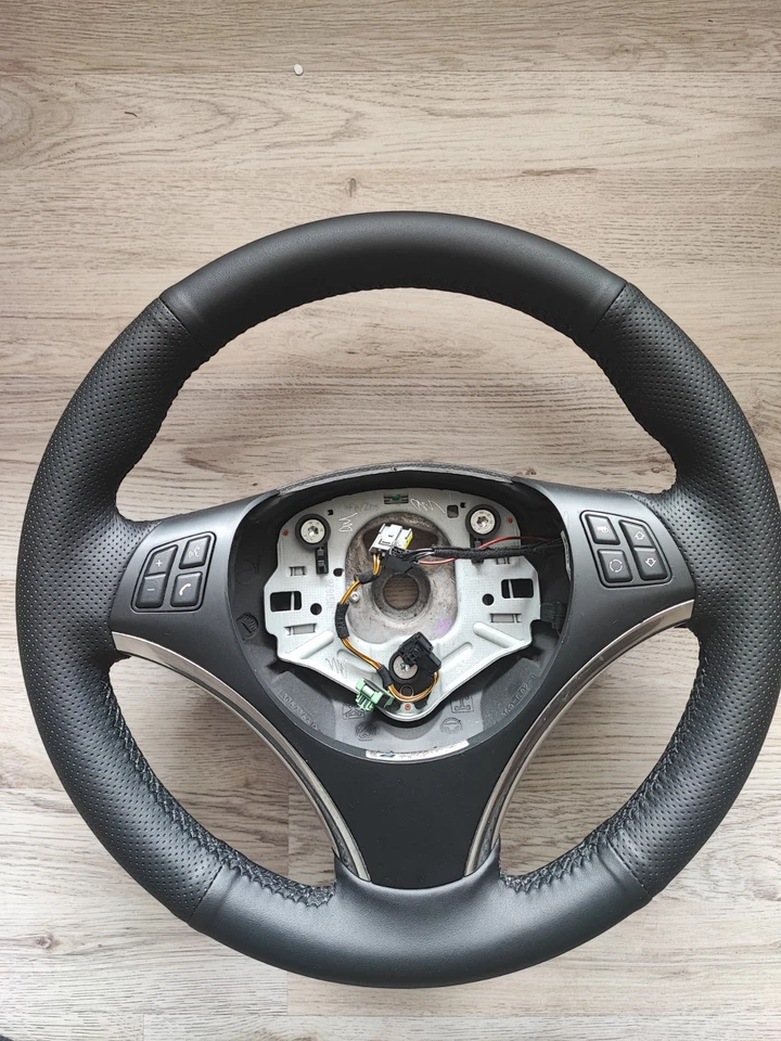 BMW Lenkrad SPORT Neu Bezogen Leder E81 E82 E83 E90 E91 E92 E93 - Bild 1 von 4