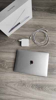 MacBook Pro (13 Zoll, Retina, 2018, 4x Thunderbolt 3) - Bild 1 von 4