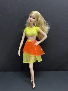 Barbie ~ Happy Holidays - 2019 - #FXF01 - RFB - Model Muse Body - Redressed - Picture 1 of 7