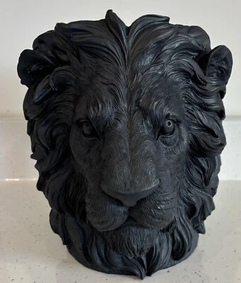 Latex mould for making this Stunning Lions Head Planter - Image 1 of 4