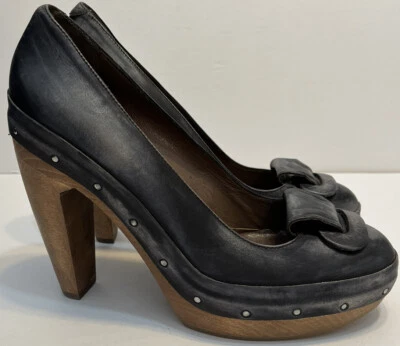 Marni Whitewashed Distressed Charcoal Leather Wooden Heel Pumps Size 40 - Image 1 of 4
