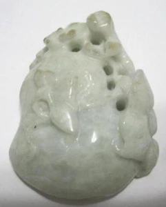 ESCULTURA TALLADA DE FRUTA DE JADE BLANCO GRIS CHINO NATURAL DEL SIGLO 19/20 - Imagen 1 de 4