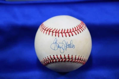 Graig Nettles PSA DNA Autograph American League OAL Signed Baseball Yankees - Image 1 of 2