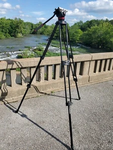 Manfrotto 546B - MVH502A Professional Fluid Video System with Aluminum Tripod - Picture 1 of 13