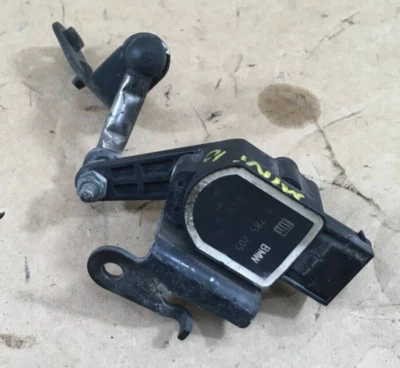 Sensor de objetivo de faros de nivel de suspensión lateral derecho delantero Mini Cooper 2007-2011 OEM. Foto 1 de 4