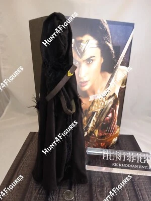 Hot Toys MMS451 Justice League  Wonder Woman 1/6 action figure's hooded Robe - Image 1 of 4