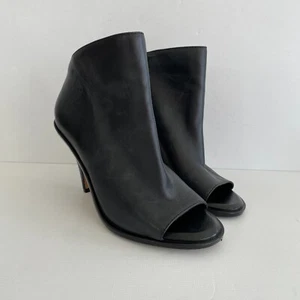 Botines Vince Camuto Finndaya de cuero negro con cremallera y tacón para mujer 7,5 punta abierta - Imagen 1 de 8