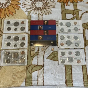 Estate Sale HUGE Auction Lot - U.S. & Foreign Coins + Currency + Proofs - Picture 1 of 22