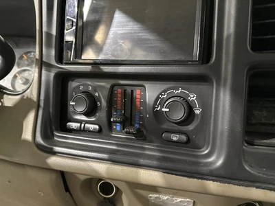 CONTROLADOR DE CALOR/AC para camioneta Chevrolet Silverado 2500 con control auxiliar manual de CA Foto 1 de 4