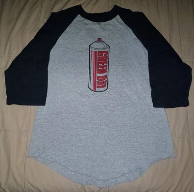 CAMISETA DE BÉISBOL PUNK ROCK MEDIANA DE COLECCIÓN 2002 GREEN DAY PINTURA EN AEROSOL LATA MANGA 3/4 Foto 1 de 4