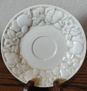 Vtg Metlox Vernon Ware Antique Grape Berries Fruit Pattern White Saucer Plate - Picture 1 of 8