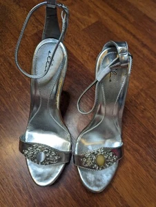 Ellie Shoes 507 Martini-Jewel Silver Ankle Strap Heels Size 7 New with Defects! - Picture 1 of 5