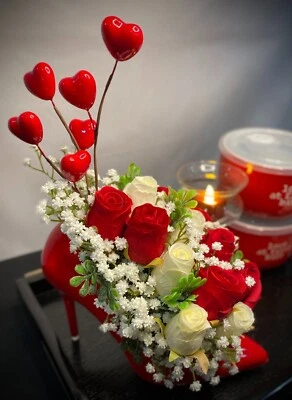 Valentine Gift for Two Unique Roses Stiletto Flower Bouquet Pkg with Soup Bowls - Image 1 of 4