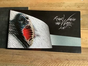 ROGER WATERS PINK FLOYD THE WALL LIVE -  CONCERT TOUR PROGRAM BOOK 2010 - Picture 1 of 7