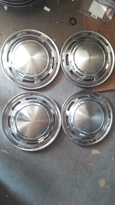 Conjunto de Quatro 1971-1978 FORD PINTO VINTAGE OEM USADO 13" CALOTAS TAMPAS DE RODA - Imagem 1 de 4